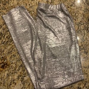 Venus silver metallic holiday leggings size M